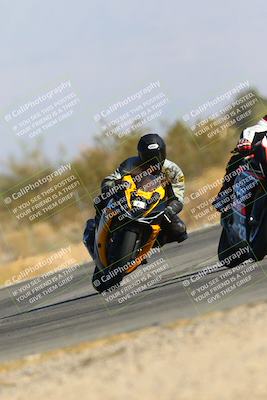 media/Jan-14-2024-SoCal Trackdays (Sun) [[2e55ec21a6]]/Turn 2 (1025am)/